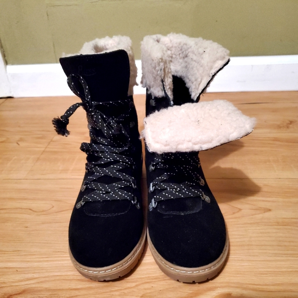 Bass boots size 7
